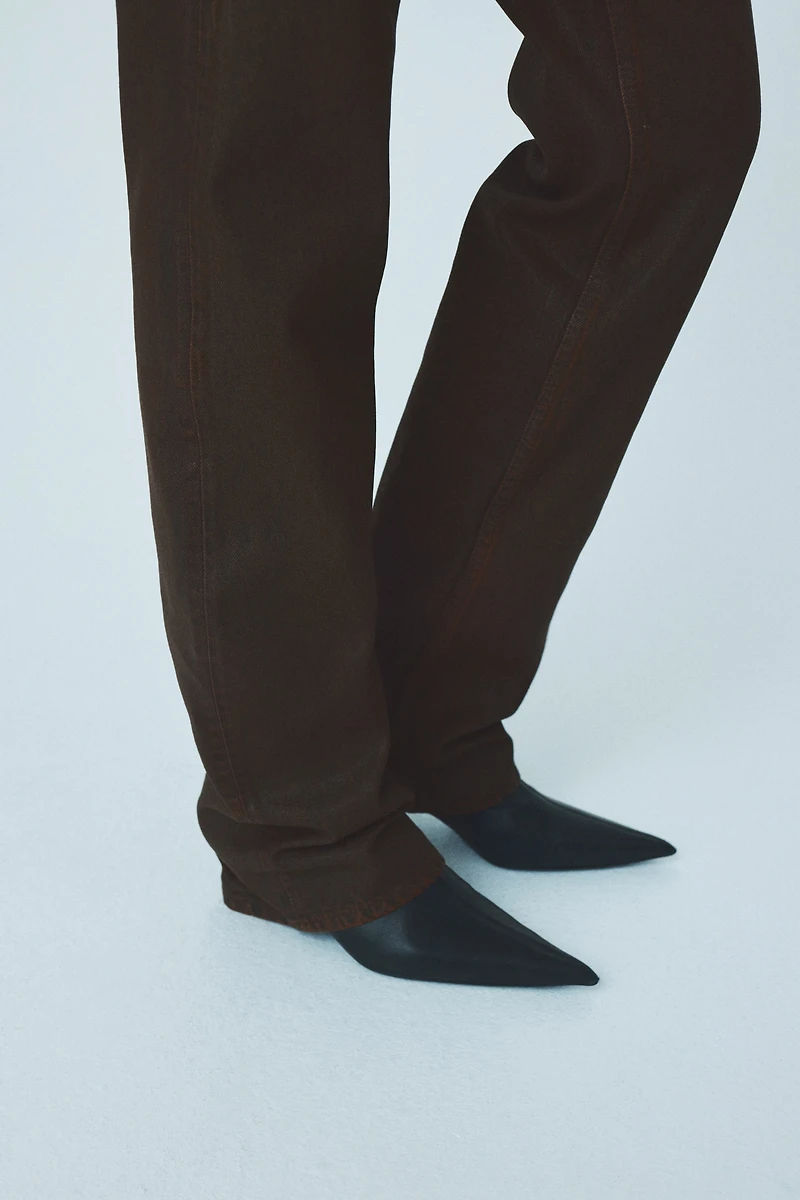 Jean enduit à jambes droites