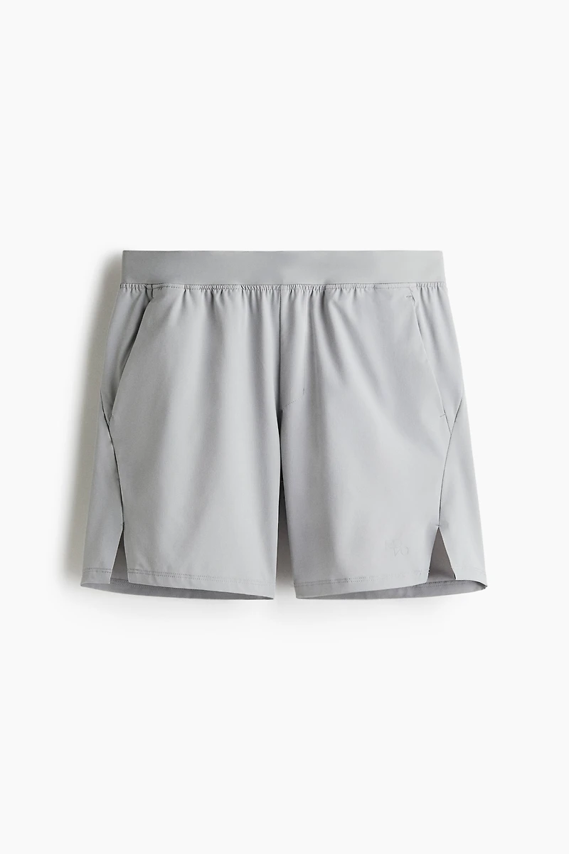 Mid-Length Sports Shorts with DryMove™