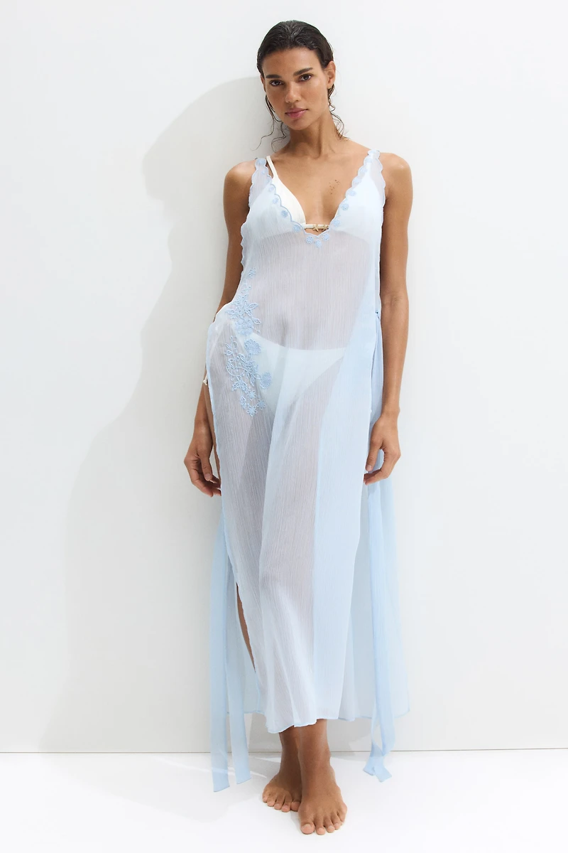 Robe de plage en mousseline brodée
