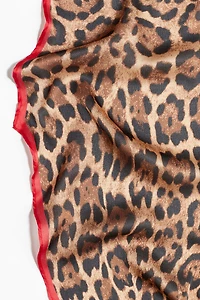 Diamond-Shaped Scarf