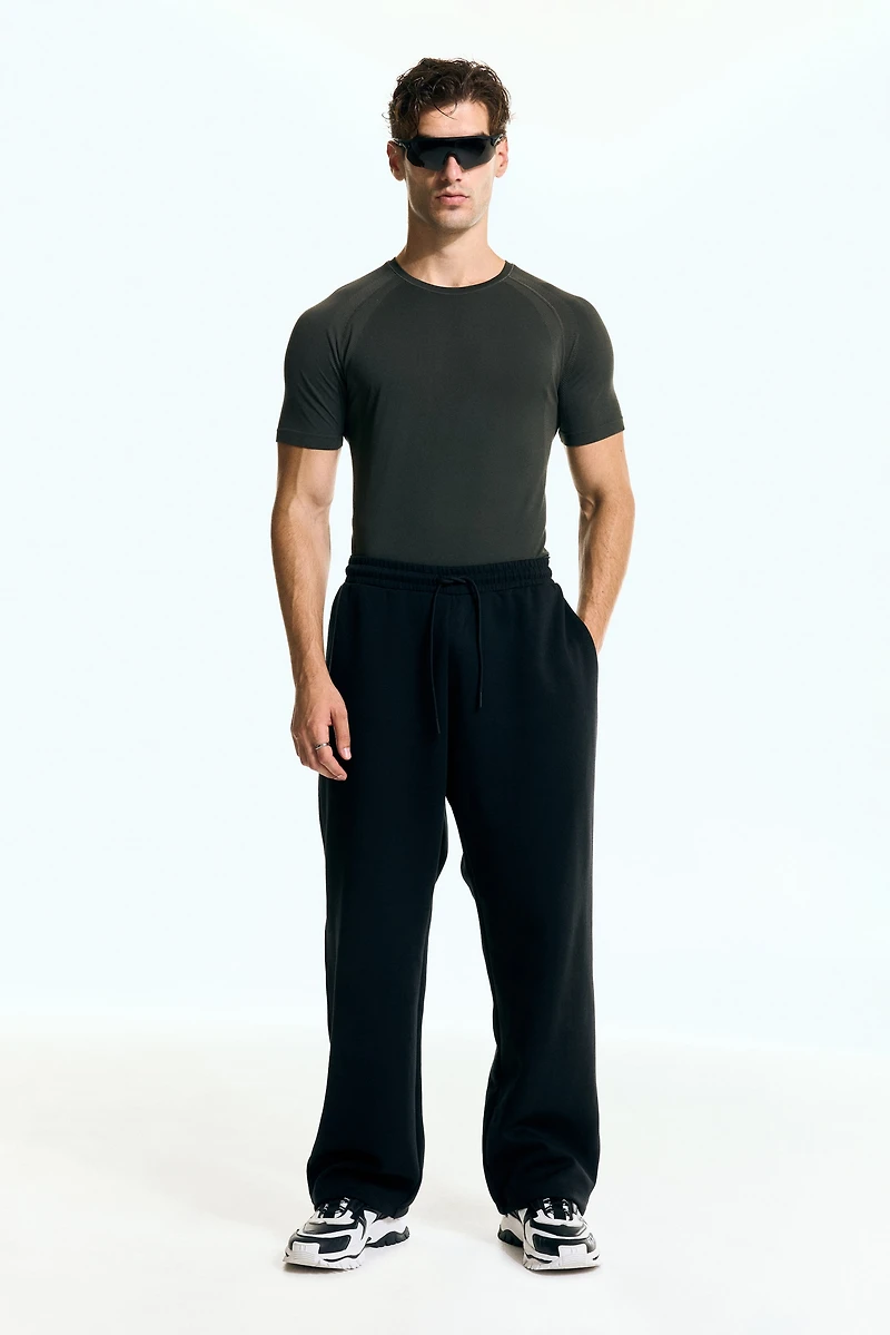 Muscle Fit Sports T-Shirt with DryMove™