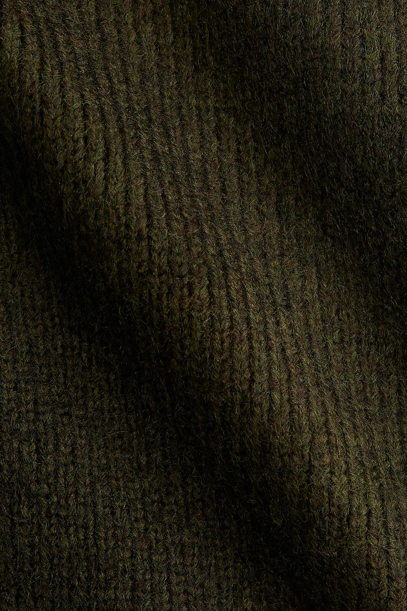 Robe en tricot avec col cheminée