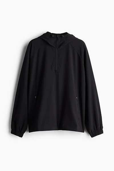Running Anorak with DryMove™