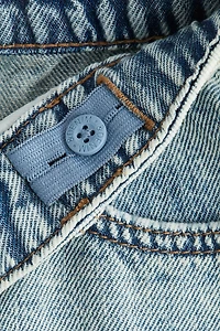 Loose-Fit Barrel Jeans