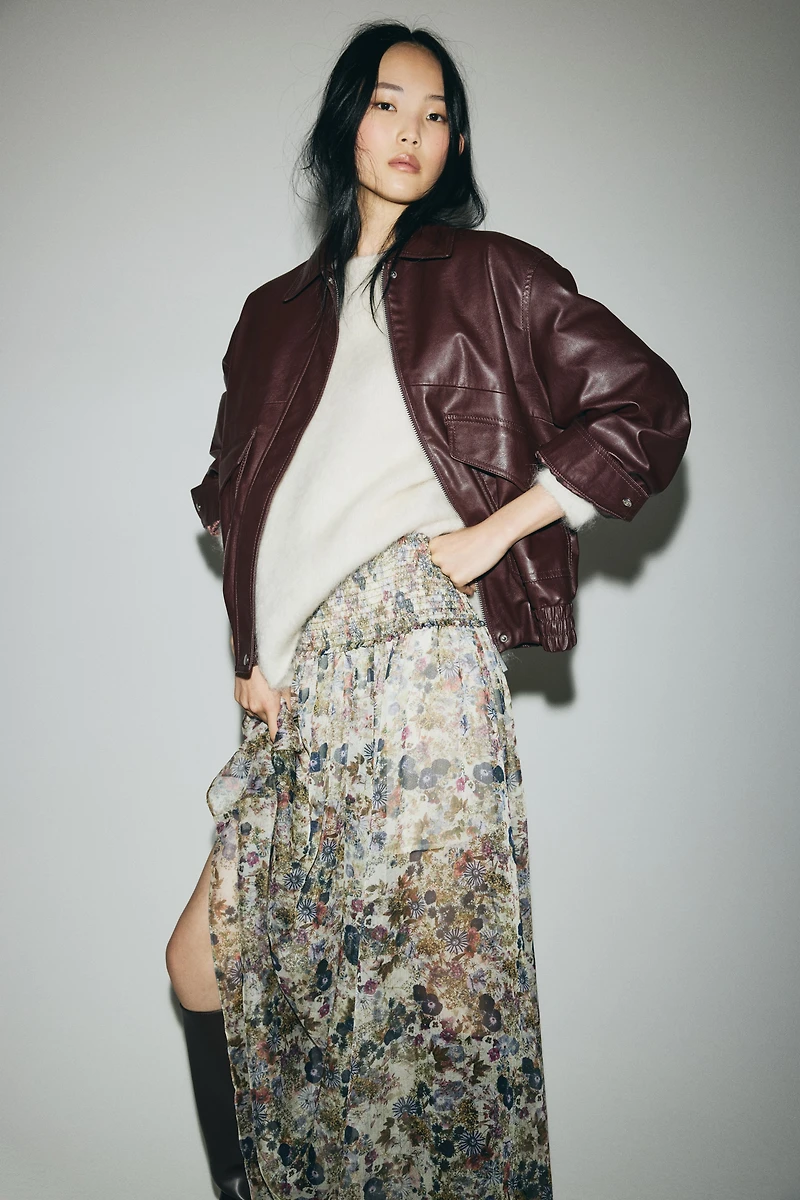 Jupe en crêpe avec taille smockée