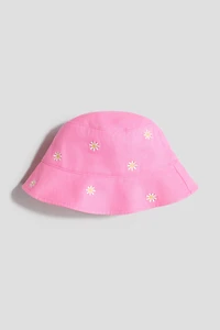 Chapeau brodé