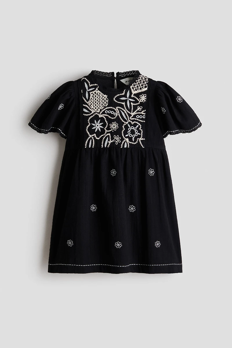 Robe en coton avec détails brodés