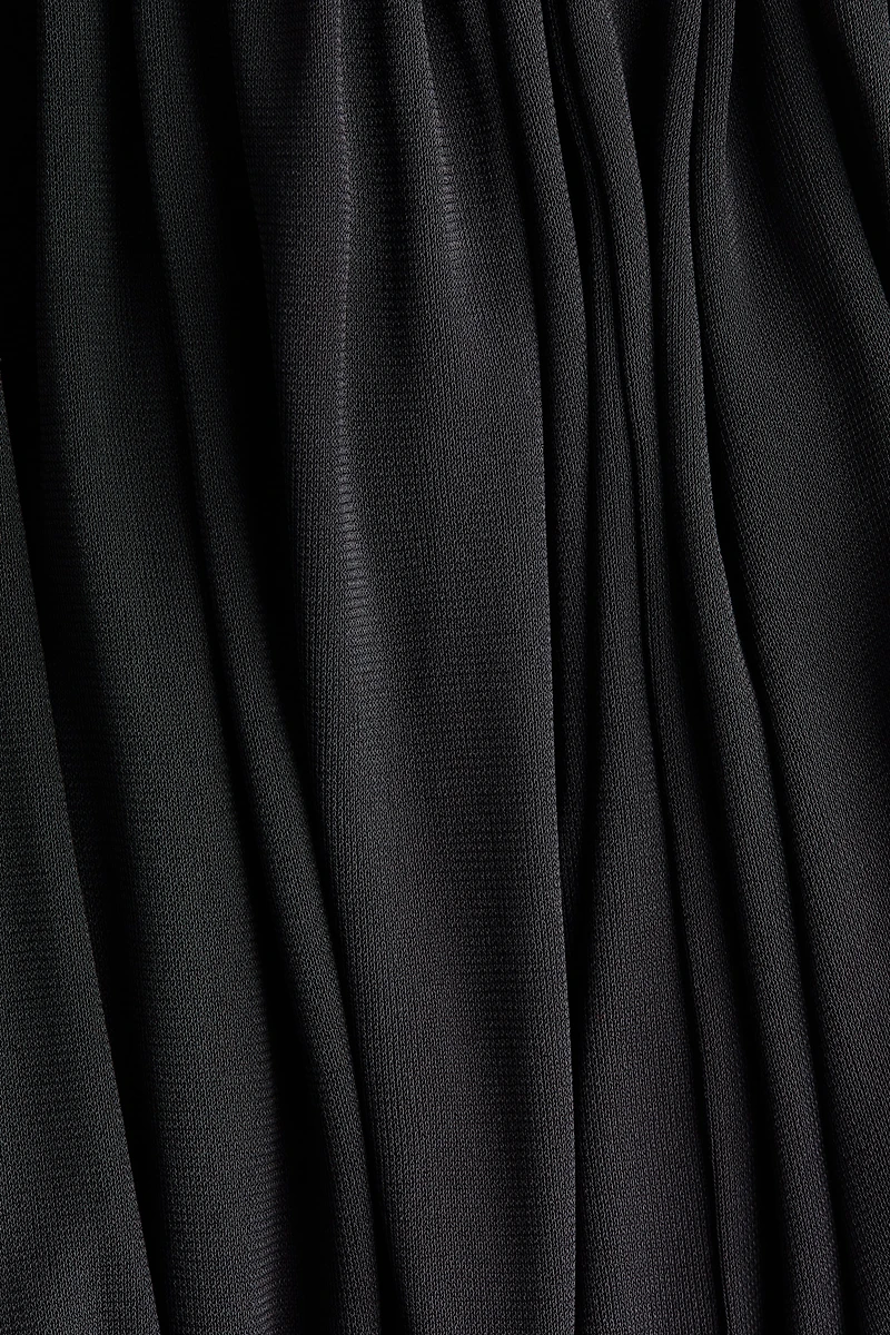 Robe asymétrique à effet drapé