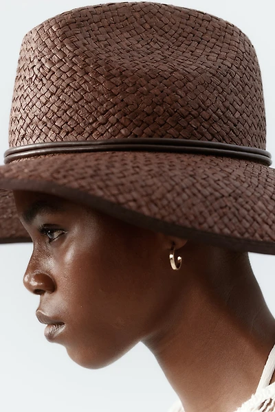 Chapeau de paille fait main