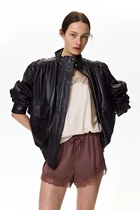 Haut à bretelles fines avec dentelle