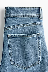 Jean ample à la cheville taille haute