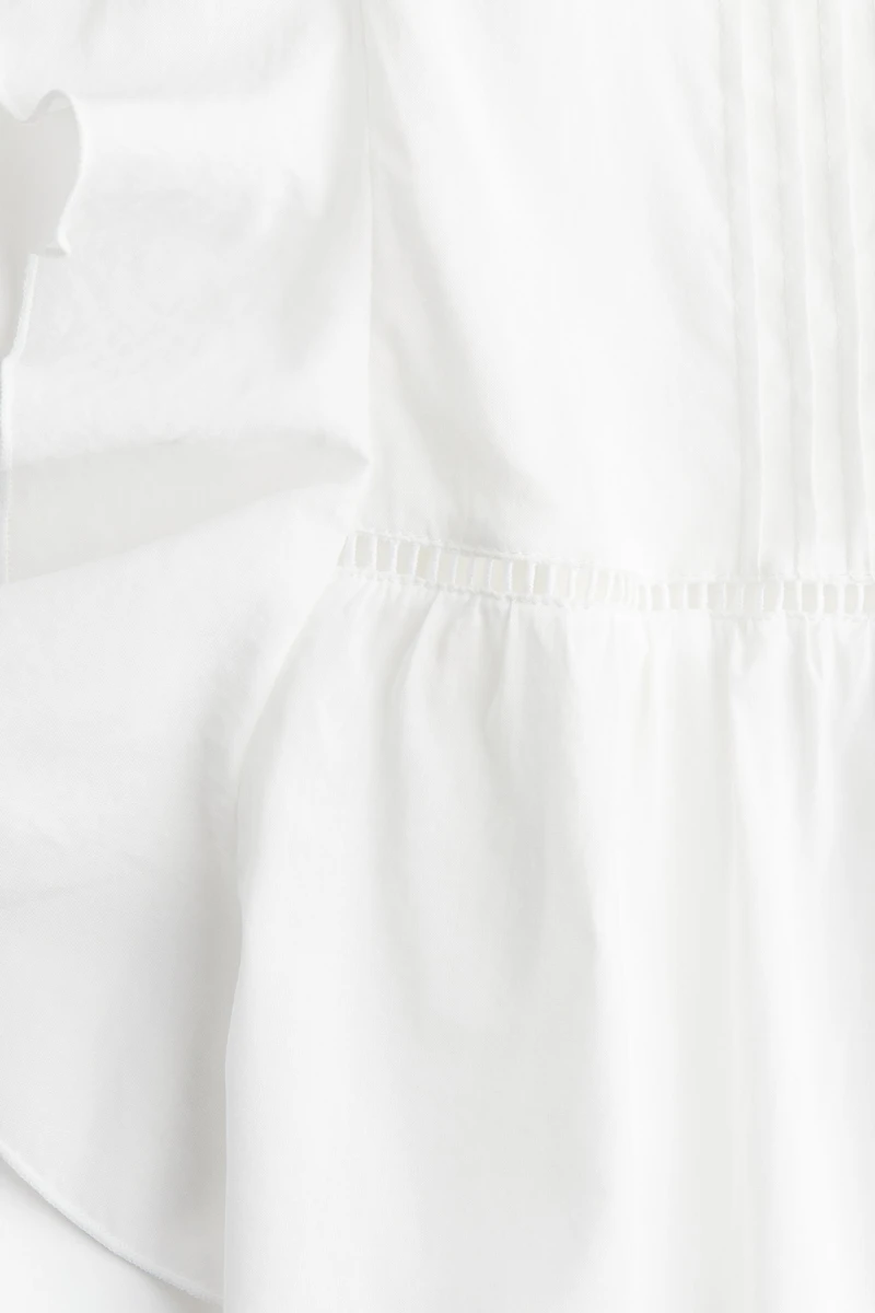 Flutter-Sleeved Blouse