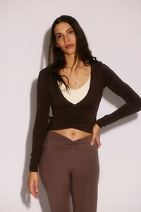 Haut de sport croisé en modal