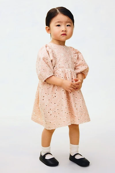Robe en coton avec broderie anglaise