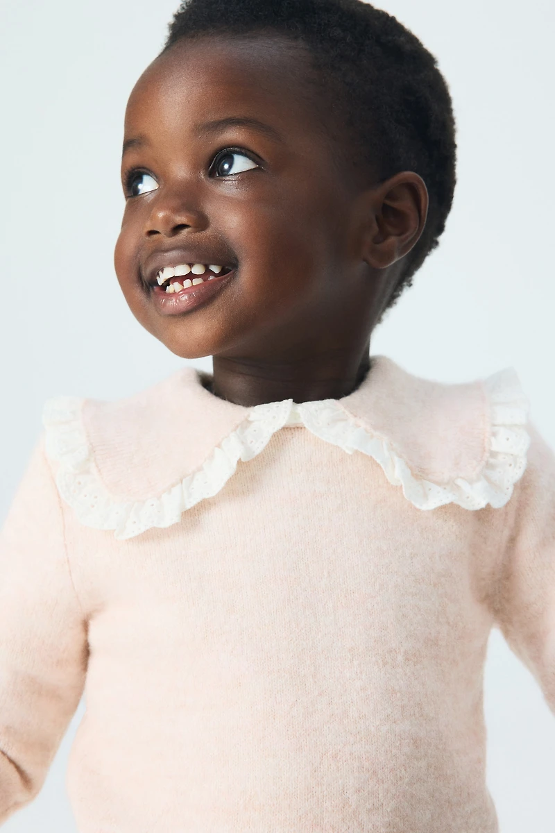 Sweater with Peter Pan Collar