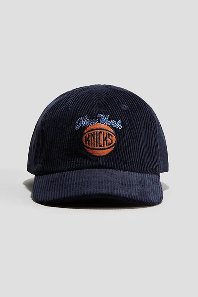 Casquette en velours côtelé avec détail brodé