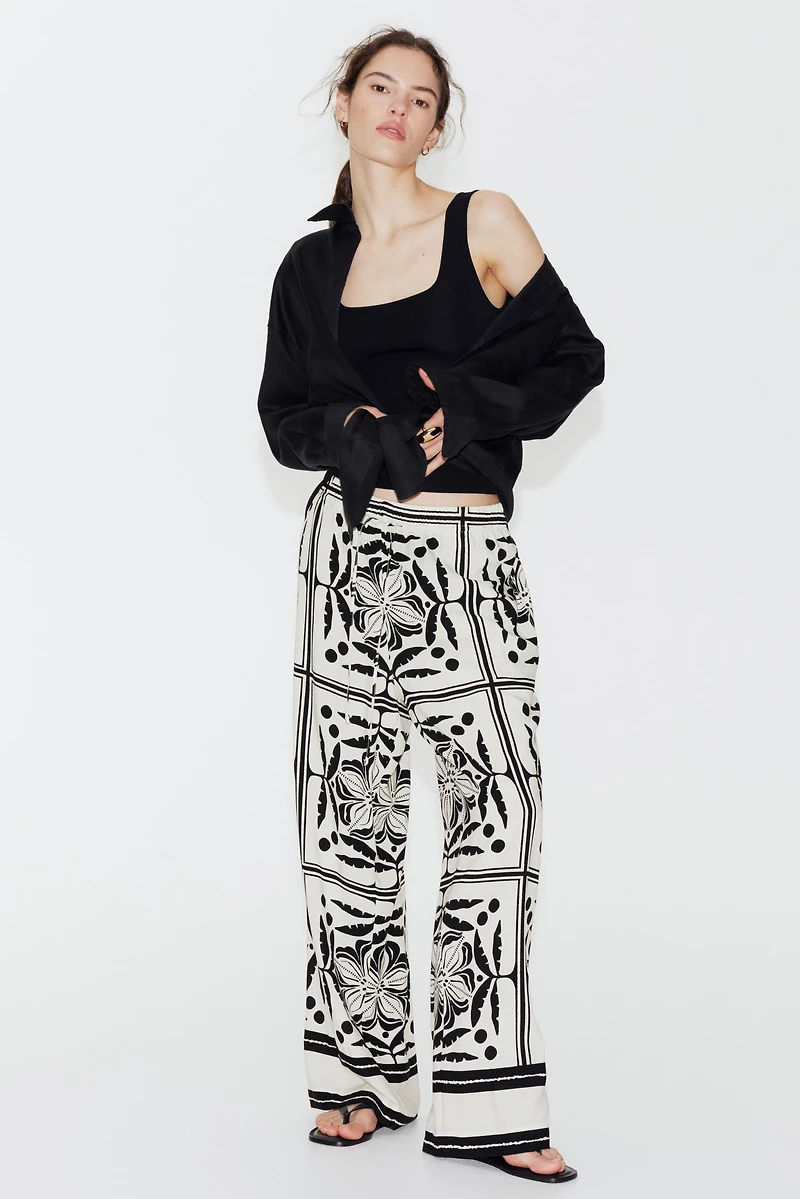 Wide-cut Pull-on Pants