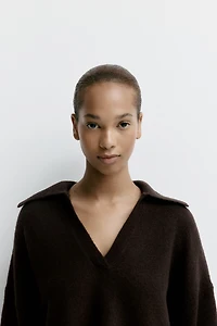 Fine-knit collared jumper