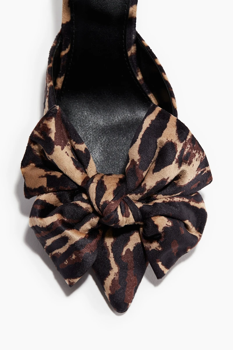 Escarpins en velours avec boucle