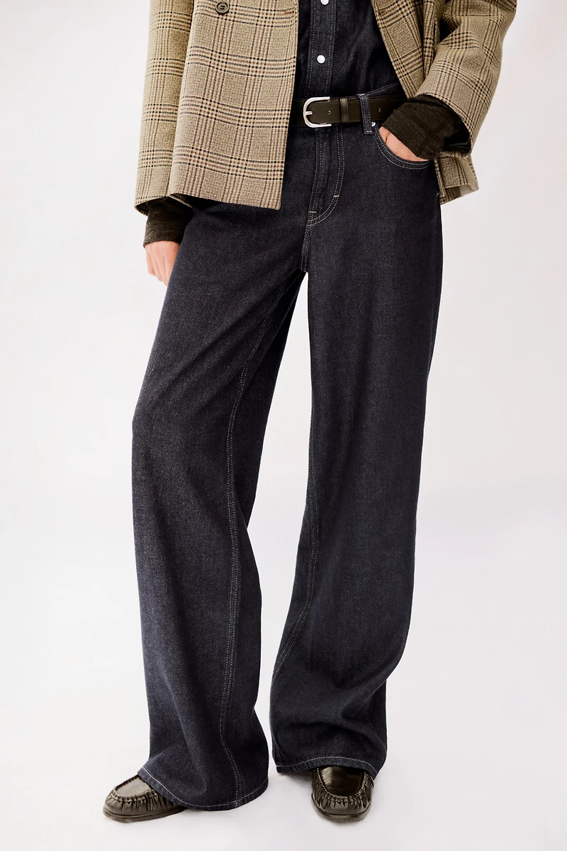 Feather Soft Wide Regular Jeans