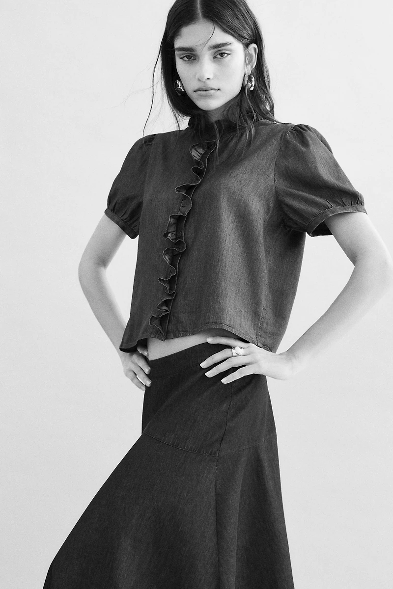 Blouse volantée en denim