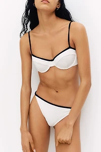 Bas de maillot Tanga audacieux