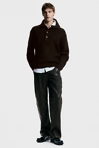 Loose-Fit Rib-Knit Sweater