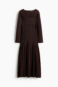 Robe avec nid d'abeille