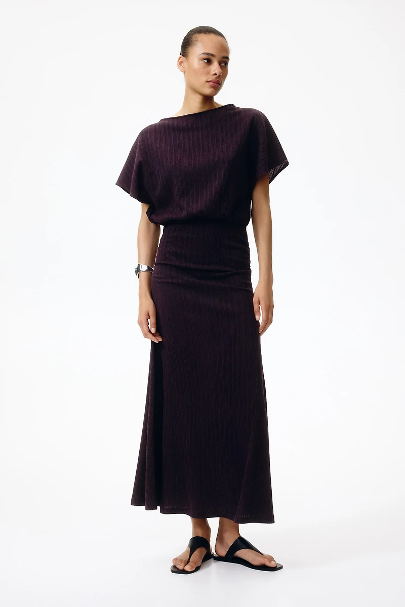 Robe froissée à manches papillon