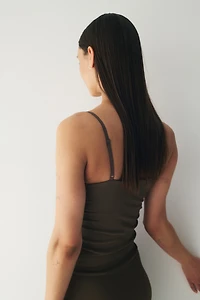 Haut frais à bretelles, élastique en tous sens