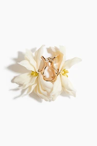 Flower-Detail Hair Claw