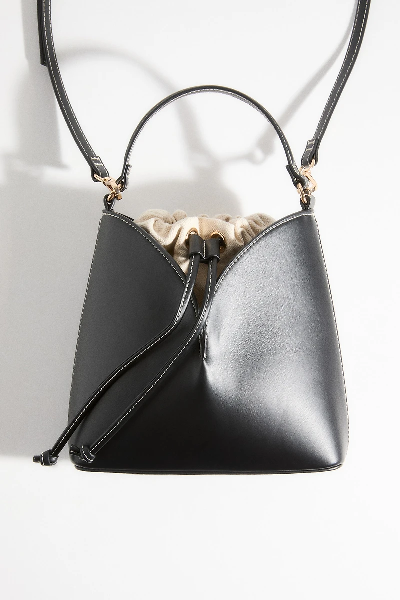 Crossbody bucket bag