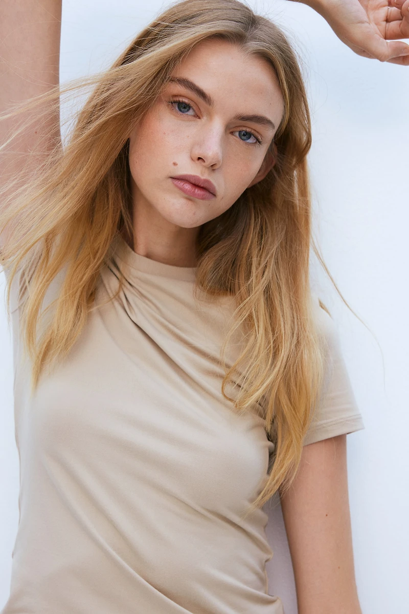 Fitted T-Shirt
