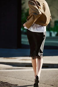 Jupe à enfiler avec dentelle