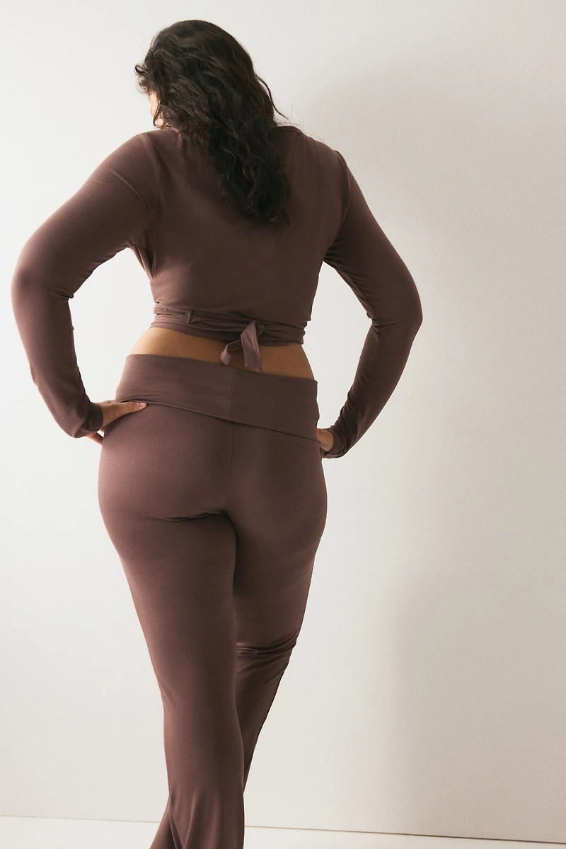 Pantalon évasé au toucher doux