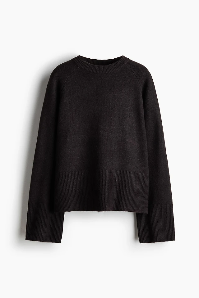 Raglan-Sleeved Sweater