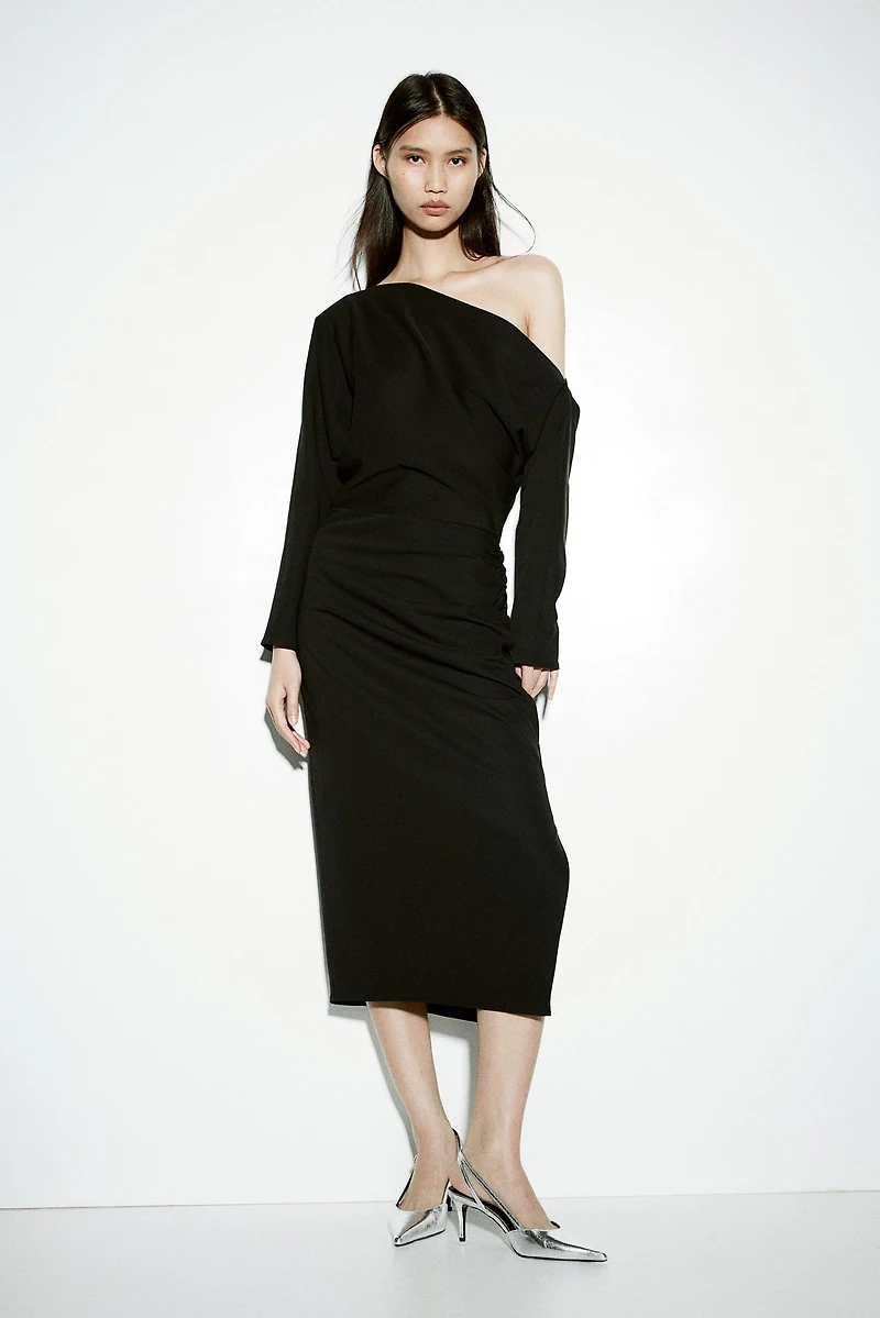 Robe asymétrique drapée