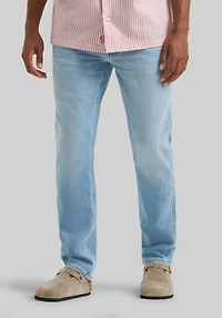 Wrangler Regular Fit Greensboro Firelight Straight Leg Jeans