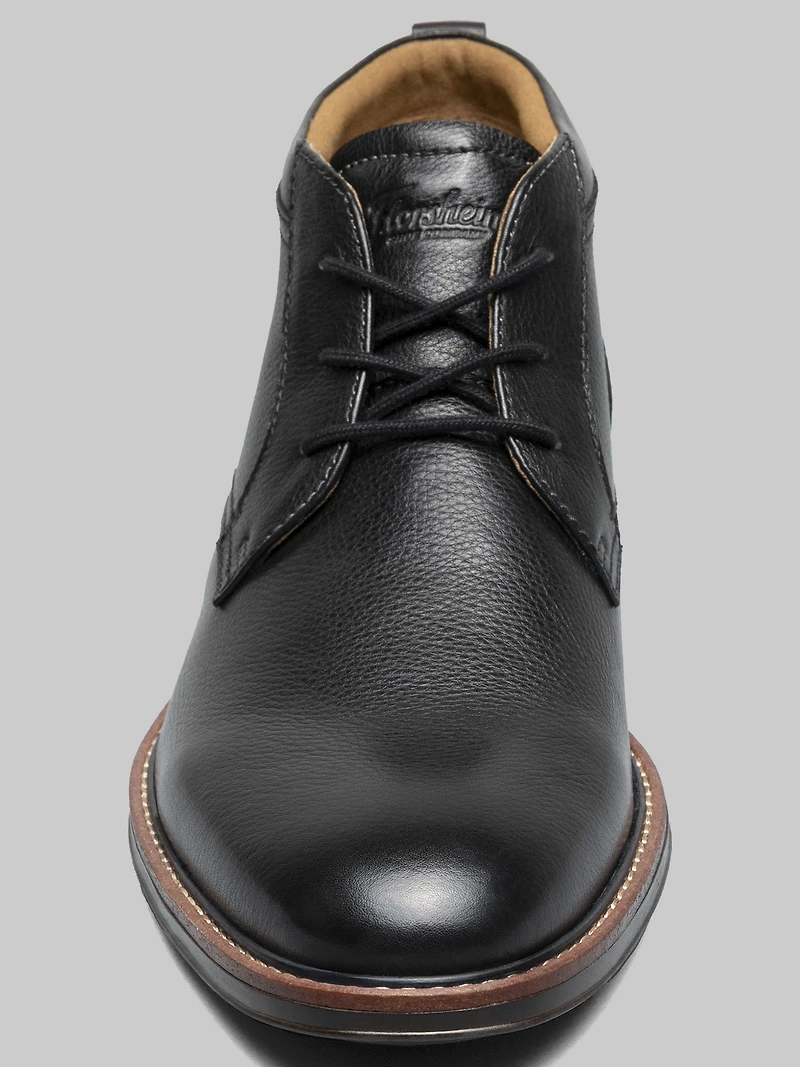 Traveler Plain Toe Chukka Boots