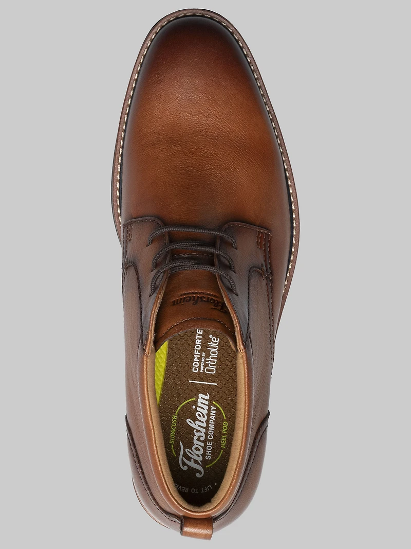 Traveler Plain Toe Chukka Boots