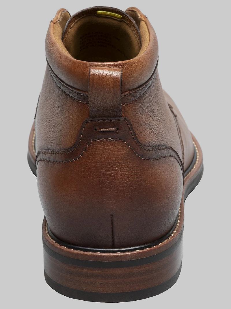 Traveler Plain Toe Chukka Boots