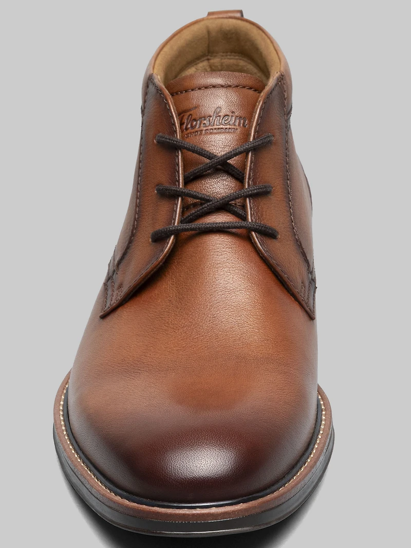 Traveler Plain Toe Chukka Boots