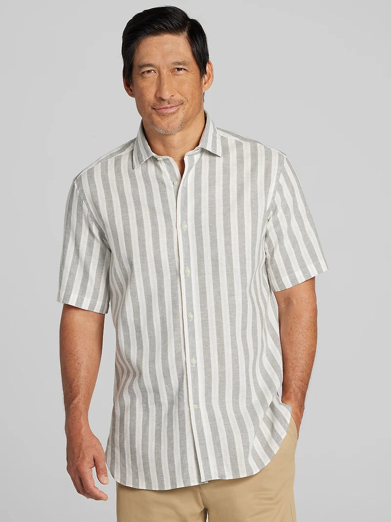 Modern Fit Cotton Blend Short Sleeve Button Up Shirt