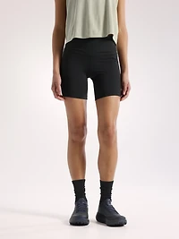 Essent High-Rise Utility Short 6"