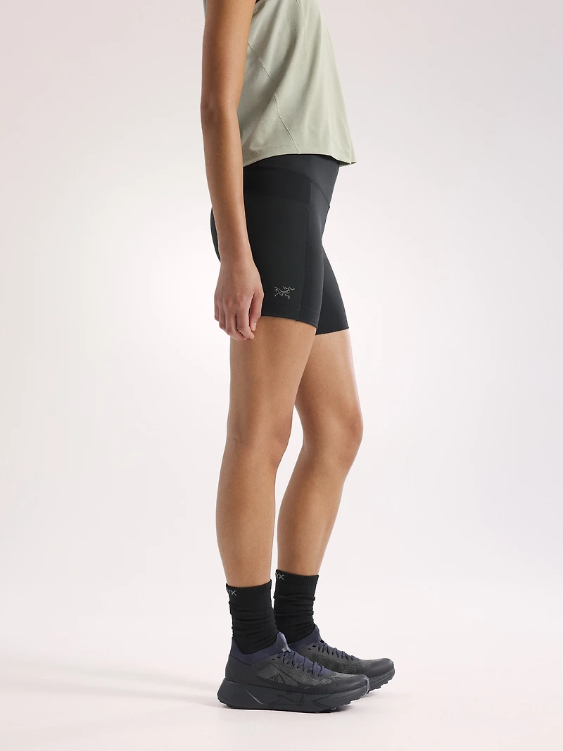 Essent High-Rise Utility Short 6"