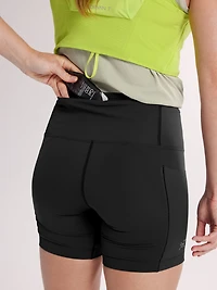 Essent High-Rise Utility Short 6"