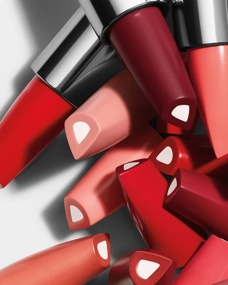 Dramatically Different™ Lipstick Shaping Lip Colour