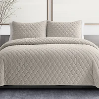Vera Wang Diamond Velvet Quilt Set