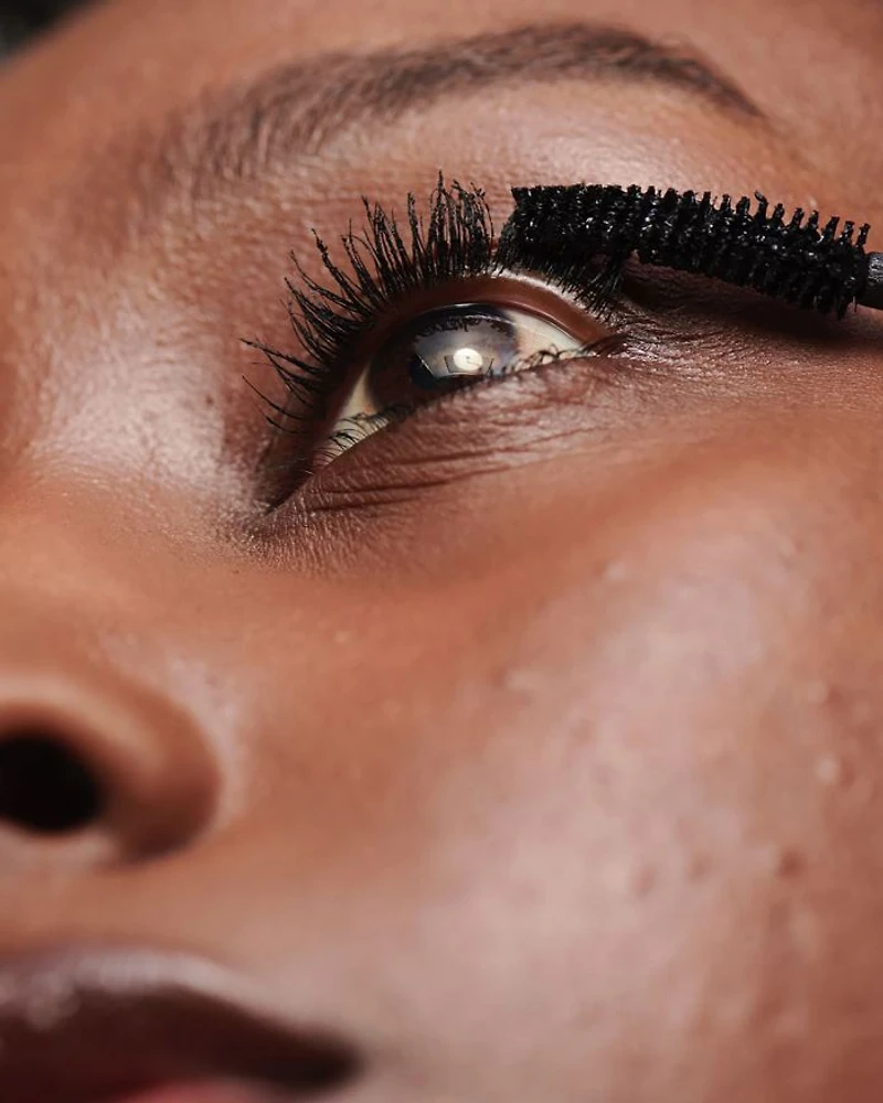 High Impact™ Zero Gravity Mascara