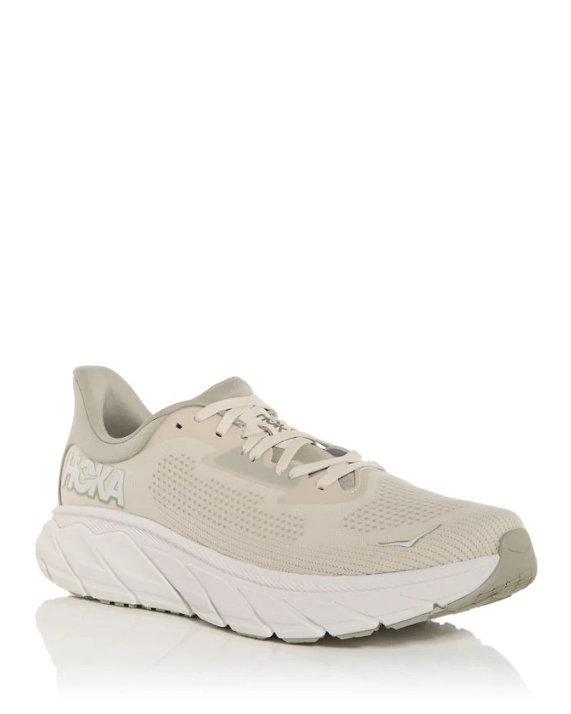 Men's Arahi 7 Low Top Sneakers